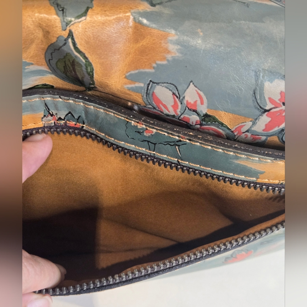 Patricia Nash "Beautiful Girl" Collection Crossbody - Picture 7 of 12